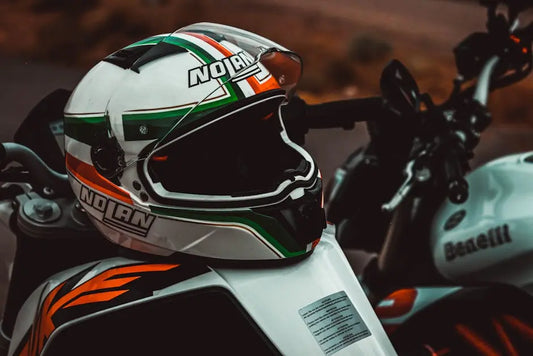 12 Accessoires Indispensables pour Compléter Votre Arai SZ-R VAS